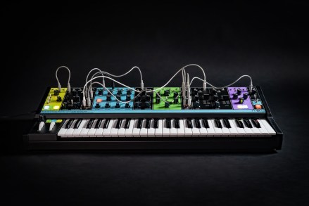 Meet the new Moog´s analogue synth called Matriarch.