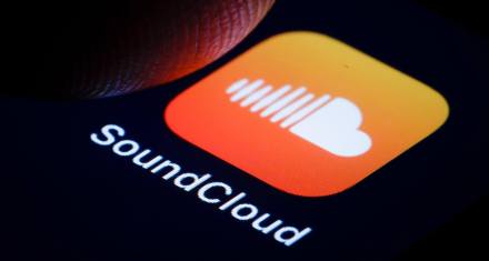 Warner Music Group signed up to SoundCloud’s “fan-powered” royalty (FPR) model.